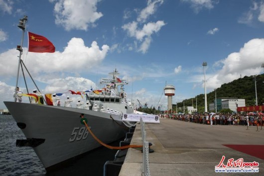Tàu hộ vệ hạng nhẹ Huệ Châu trong lễ biên chế
